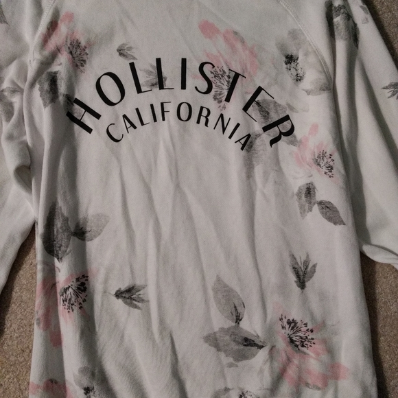 Hollister Crew Neck Sweatshirt - Picture 1 of 1